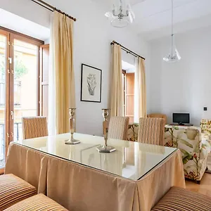 Appartamento Komodo Sierpes: Bright & Classy, Siviglia